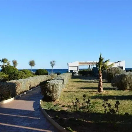 En Rez-de-jardin, Pieds Dans L'eau, Terrasse, Parking, 4 Couchages - - Fr-1-251-454 Le Lavandou